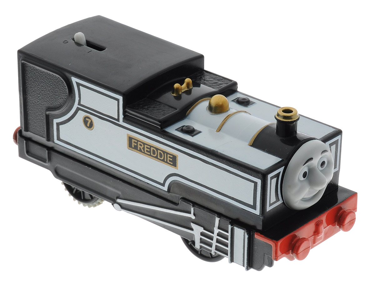 Thomas & Friends Паровозик Бесстрашный ФреддиCKW29_DFN37 Thomas & Friends Паровозик Бесстрашный ФреддиCKW29_DFN37Паровозик Thomas & Friends Бесстрашный Фредди привлечет внимание вашего малыша и не позволит ему скучать. Он выполнен из прочного пластика с элементами металла в виде героя популярного мультсериала Томас и его друзья. В молодости Фредди считался самым быстрым и самым смелым паровозом Содорских холмов, получив прозвище Бесстрашный Фредди. Вернулся на железную дорогу после долгого отсутствия. Благодаря большому опыту работы на железной дороге хорошо знает расположение всех скрытых объездных путей и часто использует это знание себе на пользу. Несмотря на возраст, сохранил соревновательную жилку и может составить конкуренцию любому узкоколейному паровозу. Порадуйте своего непоседу такой замечательной игрушкой! Для работы игрушки необходимы 2 батарейки типа ААА (не входят в комплект).