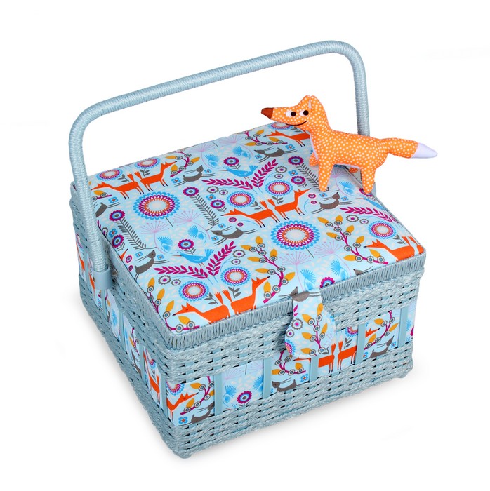 Шкатулка для рукоделия RTO, с декором. 3761-RT-38D3761-RT-38D Шкатулка для рукоделия RTO, с декором. 3761-RT-38D3761-RT-38DДеревянный каркас (сосна), пластиковые элементы, пластиковый поддон и игольница внутри, обтянута хлопковой тканью