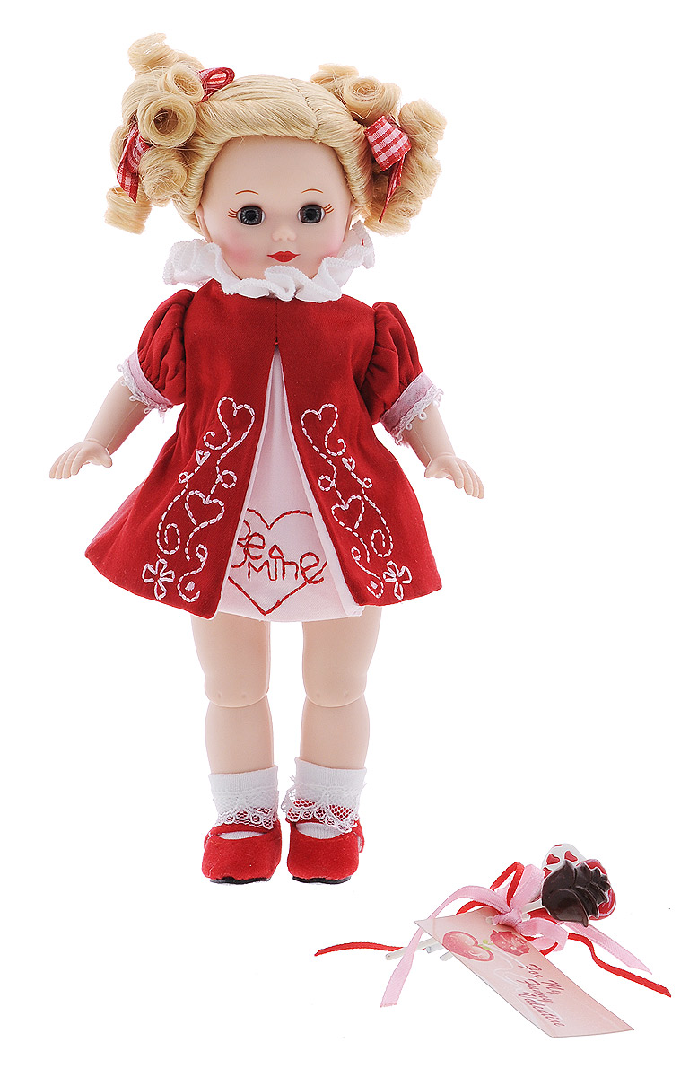 Madame Alexander Мини-кукла Валентина64230 Madame Alexander Мини-кукла Валентина64230Мини-кукла Madame Alexander Валентина станет прекрасным украшением любой коллекции. Валентина - сероглазая блондинка с двумя хвостиками. Одета кукла в красное платьице с розовой вставкой, на которой вышито красное сердечко с надписью. Платье украшено белой вышивкой. Рукава украшены белой тесьмой. Белые носочки, красные туфельки с ремешками и красно-розовые ленточки в волосах дополняют наряд Валентины. Руки, ноги и голова куклы подвижны. Реалистичные глазки куклы закрываются, если положить ее на спину.