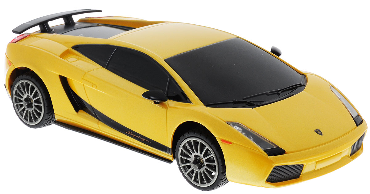 Rastar Радиоуправляемая модель Lamborghini Superleggera цвет желтый масштаб 1:2426300 Rastar Радиоуправляемая модель Lamborghini Superleggera цвет желтый масштаб 1:2426300Радиоуправляемая модель Rastar Lamborghini Superleggera предназначена для тех, кто любит роскошь и высокие скорости. Выполнена из прочного пластика с металлическими элементами, является точной уменьшенной копией настоящего автомобиля в масштабе 1:24. Модель привлечет внимание не только ребенка, но и взрослого. Машина при помощи пульта управления движется вперед, дает задний ход, поворачивает влево и вправо, останавливается. Такая машина станет отличным подарком не только автолюбителю, но и человеку, ценящему оригинальность и изысканность, а качество исполнения представит такой подарок в самом лучшем свете. Во время игры с такой машинкой у ребенка развивается мелкая моторика рук, фантазия и воображение. Для работы машины необходимо купить 3 батарейки типа АА; для работы пульта управления необходимо купить 2 батарейки типа АА (не входят в комплект).