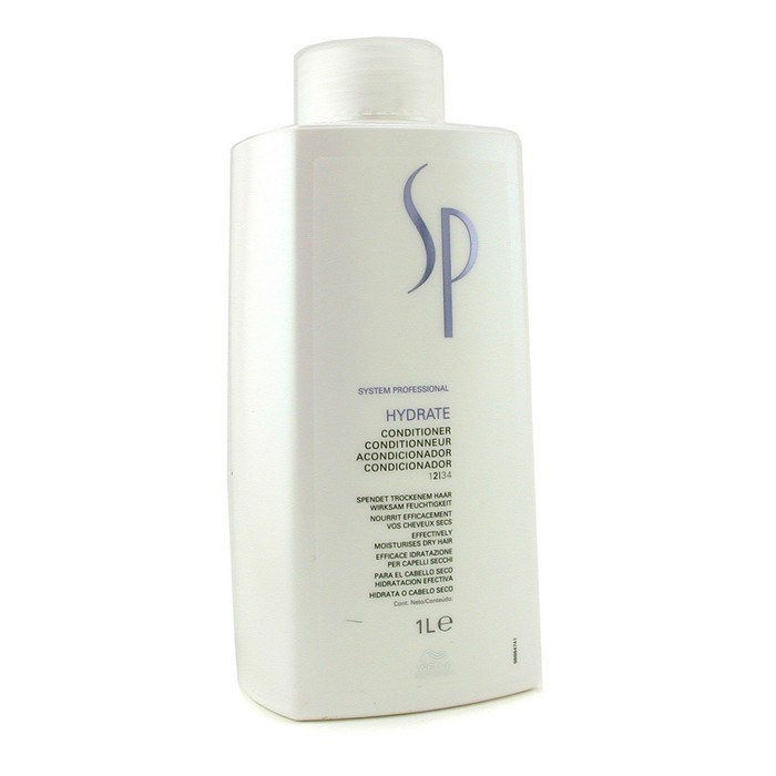 Wella SP Увлажняющий кондиционер Hydrate Conditioner, 1000 мл81386766 Wella SP Увлажняющий кондиционер Hydrate Conditioner, 1000 мл81386766Увлажняющий кондиционер Hydrate Conditioner Wella SP создан специально для нормальных и сухих волос. Кондиционер эффективно увлажняет волосы, не перегружая их, защищает от пересыхания, улучшает эластичность волос. Активный увлажняющий комплекс содержит глицерин, который увлажняет волосы и регулирует уровень увлажнения, D-пантенол, обеспечивающий волосы дополнительной влагой и защищающий от пересыхания, глюкозу и фруктозу, которые делают волосы гладкими.