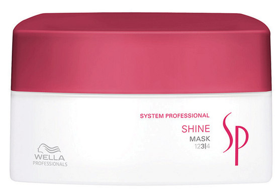 Wella SP Маска для блеска волос Shine Mask, 200 мл81391098 Wella SP Маска для блеска волос Shine Mask, 200 мл81391098Маска для придания волосам блеска Wella SP Shine Mask это интенсивное средство для дополнительного ухода, которое восстанавливает чешуйки волос. Благодаря этому поверхность волоса становится идеально гладкой, и свет отражается от нее, придавая прическе сияние. Маска от Wella содержит уникальный Tri-комплекс.