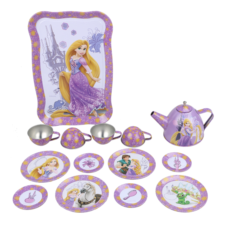 Disney Игровой набор детской посуды Принцесса РапунцельDSN0201-008 Disney Игровой набор детской посуды Принцесса РапунцельDSN0201-008Главной особенностью набора является фирменное и красочное оформление, выполненное совместно с компанией Disney. Каждый элемент тщательно проработан и детализирован – от упаковки до самого маленького блюдца. Материал посуды – прочный, легкий металл, который не разобьется во время игры. В набор чайной посуды Рапунцель входит 15 предметов: - 1 поднос - 8 блюдец разного размера - 4 чашки - 1 чайник с крышкой