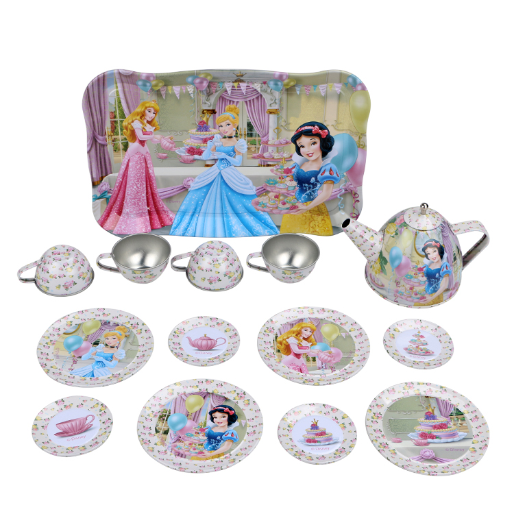 Disney Игровой набор детской посуды Принцесса Чайная вечеринкаDSN0201-009 Disney Игровой набор детской посуды Принцесса Чайная вечеринкаDSN0201-009Главной особенностью набора является фирменное и красочное оформление, выполненное совместно с компанией Disney. Каждый элемент тщательно проработан и детализирован – от упаковки до самого маленького блюдца. Материал посуды – прочный, легкий металл, который не разобьется во время игры. В набор чайной посуды Чайная вечеринка входит 15 предметов: - 1 поднос - 8 блюдец разного размера - 4 чашки - 1 чайник с крышкой