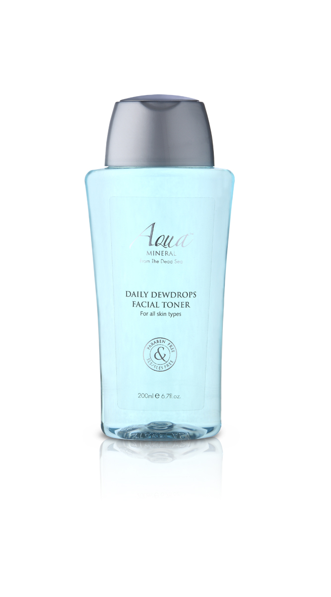 Aqua mineral Тоник для лица 200 мл2994 Aqua mineral Тоник для лица 200 мл2994Это отшелушивающее средство, обогащенное экстрактами ромашки и алоэ вера, минералами Мертвого моря деликатно, но интенсивно очищает кожу и поры от загрязнений и остатка макияжа, придавая ей свежий и здоровый вид. Благодаря содержанию масел сладкого миндаля и авокадо обеспечивает коже глубокое увлажнение и питание. Экстракт граната и витамин А являются натуральными антиоксидантами и естественными увлажняющими компонентами. Для всех типов кожи.