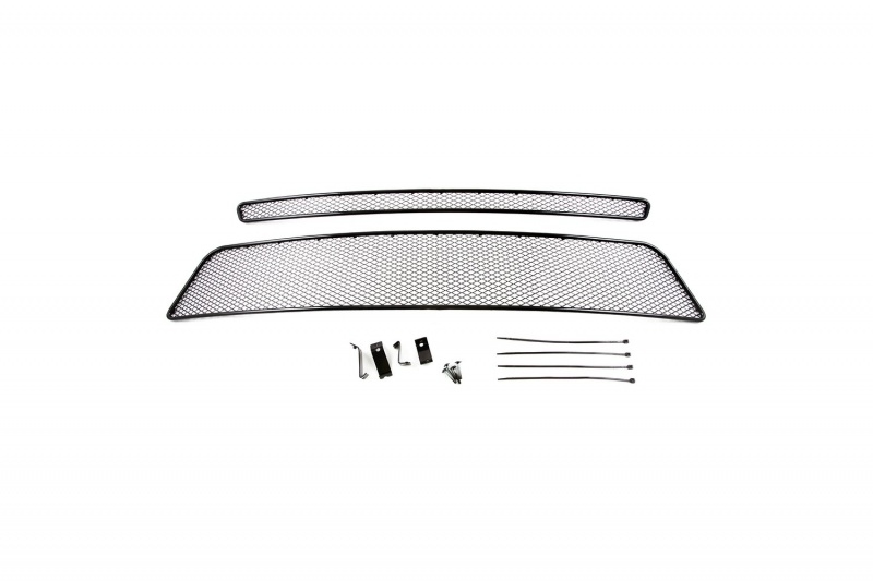 Сетка на бампер внешняя Novline-Autofamily, для NISSAN X-Trail 2010-2015, 2 шт01-390407-15B Сетка на бампер внешняя Novline-Autofamily, для NISSAN X-Trail 2010-2015, 2 шт01-390407-15BВ отличие от универсальных сеток, данный продукт разрабатывается индивидуально под каждый бампер автомобиля. Внешняя защитная сетка радиатора полностью повторяет геометрию решетки бампера и гармонично вписывается в общий стиль автомобиля. При создании продукта мы учли как потребности автомобилистов, для которых важна исключительно защитная функция, так и автолюбителей, которые ищут способы подчеркнуть или создать новый стиль своего авто. Функциональность, тюнинг, или и то, и другое? Выбор только за вами. Сетка для защиты радиатора изготовлена из антикоррозионного материала, что гарантирует отсутствие ржавчины в процессе эксплуатации. Простая установка делает этот продукт необыкновенно удобным. В отличие от универсальных сеток, для установки которых требуется снятие бампера, то есть наличие специализированных навыков и дополнительного оборудования (подъемник и так далее), для установки этого продукта понадобится 20 минут времени и отвертка.