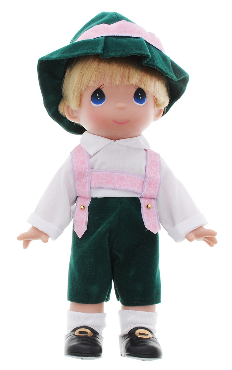 Precious Moments Кукла Гюнтер Германия3493 Precious Moments Кукла Гюнтер Германия3493Коллекция кукол Precious Moments насчитывает на сегодняшний день более 600 видов. Куклы изготавливаются из качественного, безопасного материала и имеют пять базовых точек артикуляции. Каждый год в коллекцию добавляются все новые и новые модели. Каждая кукла имеет свой неповторимый образ и характер. Она может быть подарком на память о каком-либо событии в жизни. Куклы выполнены с любовью и нежностью, которую дарит нам известная волшебница - создатель кукол Линда Рик! Коллекционная кукла Гюнтер (Германия) со светлыми волосами выполнена в виде мальчика, одетого в национальную немецкую мужскую одежду: белую рубашку и зеленые брюки. На голове - зеленая шляпа с розовой лентой. На ногах - черные ботинки с золотистыми пряжками. У куклы милое личико с большими голубыми глазами. Вся одежда съемная. Кукла научит ребенка взаимодействовать с окружающими, а также поспособствует развитию воображения, логики и тактильного восприятия. Кукла станет отличным подарком для девочки, а...