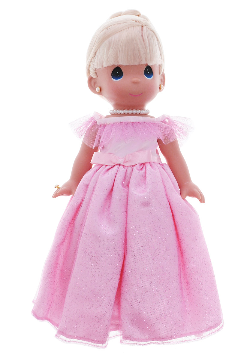 Precious Moments Кукла Самая красивая цвет волос светлый4761 Precious Moments Кукла Самая красивая цвет волос светлый4761Коллекция кукол Precious Moments ростом выше 30 см насчитывает на сегодняшний день более 600 видов. Куклы изготавливаются из качественного, безопасного материала и имеют пять базовых точек артикуляции. Каждый год в коллекцию добавляются все новые и новые модели. Каждая кукла имеет свой неповторимый образ и характер. Она может быть подарком на память о каком- либо событии в жизни. Куклы выполнены с любовью и нежностью, которую дарит нам известная волшебница - создатель кукол Линда Рик! Кукла Самая красивая обязательно привлечет внимание вашей дочурки. На кукле потрясающее розовое платье, украшенное блестками, а на шее красуется ожерелье. У куклы шикарные светлые волосы, которые забраны вверх. Дополнением к образу служат серьги и колечко. Одежда куклы съемная. Кукла научит ребенка взаимодействовать с окружающими, а также поспособствует развитию воображения, логики и тактильного восприятия. Порадуйте свою принцессу таким великолепным подарком!