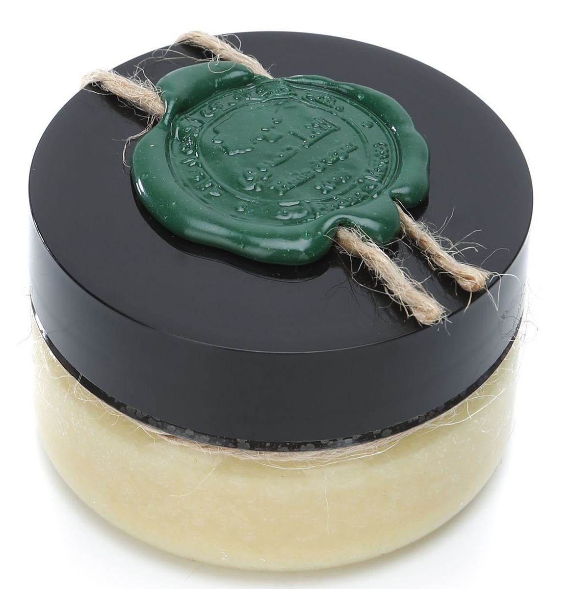 Huilargan Какао масло, 100% органическое, 50 г2990000004123 Huilargan Какао масло, 100% органическое, 50 г2990000004123Какао-масло - это базовое масло, получаемый из зерен плодов шоколадного дерева. Это сбалансированный натуральный продукт, оказывающий лечебное действие на весь организм. Его главная отличительная черта заключается в содержании антиоксидантных веществ, способных стимулировать иммунную систему. Большая концентрация олеиновой кислоты позволяет восстанавливать утраченные функции стенок сосудов, повышает их эластичность, уменьшает количество холестерина и полностью очищает кровь, а также нормализует барьерные функции эпидермиса кожи. Масло какао содержит пальминтовую кислоту, что позволяет ему проявлять липофильные свойства, усиливать глубокое проникновение полезных веществ. Токоферолы натуральный витамин F, обладают свойствами увлажнения, повышают выработку коллагена. МАСЛО КАКАО ПРИМЕНЕНИЕ Оно способно сокращать трансэпидермальную потерю влаги (ТЭПВ), покрывать кожу защитной водонепроницаемой плёнкой и удерживать влагу в эпидермисе, поэтому особенно полезно его применять при сухой,...