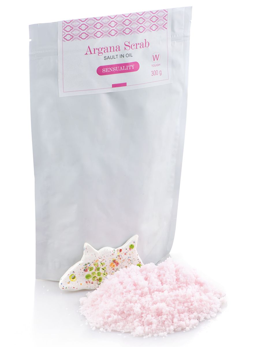 Huilargan Argana scrab Sensuality, 300 г2990000004826 Huilargan Argana scrab Sensuality, 300 г2990000004826Argana Scrab «sensuality» (Аргановый скраб чувственный) Этот пробуждающий чувственность скраб для тела с кристаллами соли позволит вашей коже расцвести на фоне городской обыденности. Аргановое масло аккуратно выравнивает каждую линию вашего тела, заботясь об упругости кожи, как об особой драгоценности. Масло иланг-иланг в скрабе «Argana Scrab «sensuality» притягивает положительную энергию и любовь, восстанавливает и способствуют развитию личностного потенциала. Яркое и активное масло не только способно быстро сменить настроение и эмоциональный фон, оно вызывает чувство легкой эйфории, выступает одним из самых активных антидепрессантов и способствует глубокому расслаблению. Состав: морская соль, масло арганы, масло бабасу, масло иланг-иланг , масло персиковых косточек, кетон малины, экстракт апельсина, экстракт ментола, масло семян астрокариума мурумуру, масло семян теоброма грандифлорум , масло оливы, экстракт оливы.