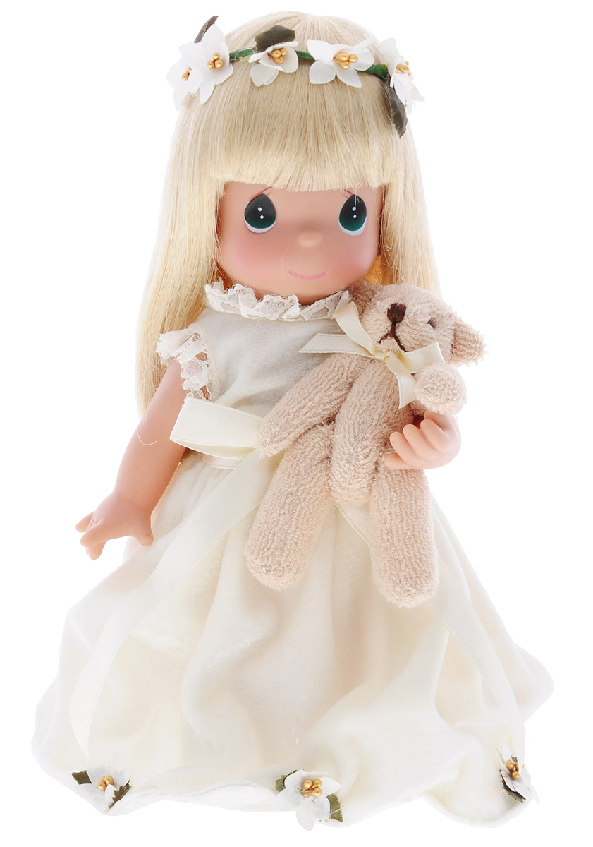 Precious Moments Кукла Подписанная Линдой2185 Precious Moments Кукла Подписанная Линдой2185Коллекция кукол Precious Moments насчитывает на сегодняшний день более 600 видов. Куклы изготавливаются из качественного, безопасного материала и имеют пять базовых точек артикуляции. Каждый год в коллекцию добавляются все новые и новые модели. Каждая кукла имеет свой неповторимый образ и характер. Она может быть подарком на память о каком-либо событии в жизни. Куклы выполнены с любовью и нежностью, которую дарит нам известная волшебница - создатель кукол Линда Рик! Коллекционная кукла Подписанная Линдой со светлыми волосами одета в бархатистое бежевое платье, декорированное бантом и текстильным цветами. У куклы милое личико с большими изумрудными глазами. На голове куклы венок из текстильных цветов. Вся одежда съемная. В комплекте с куклой идет ее игрушка - маленький плюшевый мишка. Вашей дочурке непременно понравится расчесывать волосы куклы, придумывая различные прически. Кукла научит ребенка взаимодействовать с окружающими, а также поспособствует развитию...