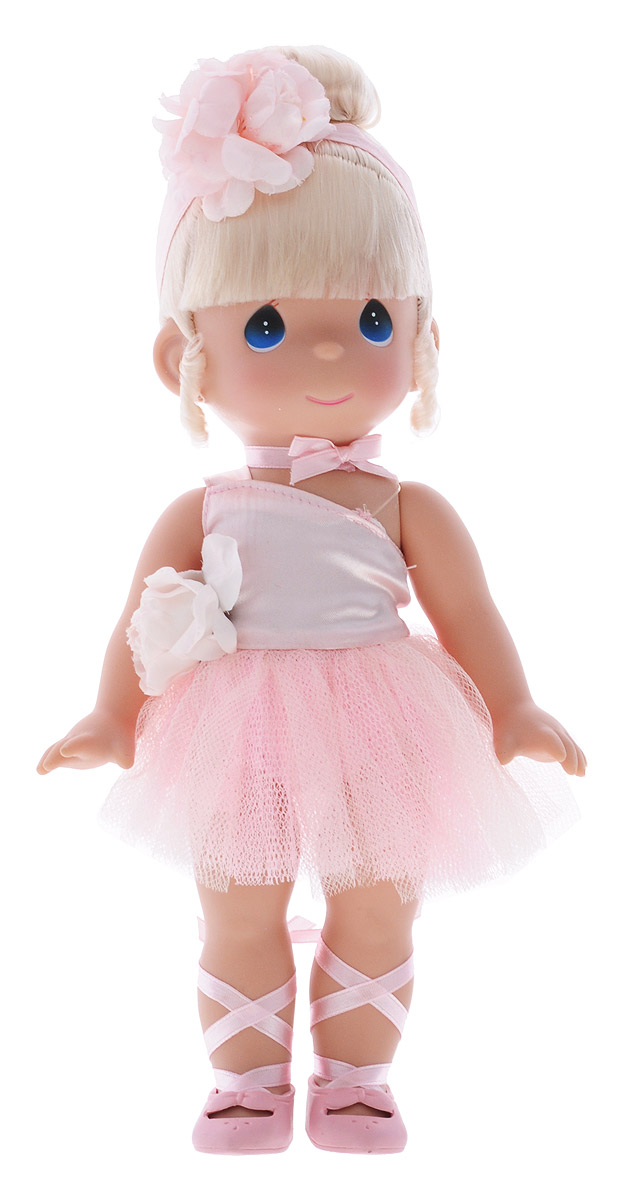 Precious Moments Кукла Балерина цвет волос светлый4708 Precious Moments Кукла Балерина цвет волос светлый4708Коллекция кукол Precious Moments ростом выше 30 см насчитывает на сегодняшний день более 600 видов. Куклы изготавливаются из качественного, безопасного материала и имеют пять базовых точек артикуляции. Каждый год в коллекцию добавляются все новые и новые модели. Каждая кукла имеет свой неповторимый образ и характер. Она может быть подарком на память о каком-либо событии в жизни. Куклы выполнены с любовью и нежностью, которую дарит нам известная волшебница - создатель кукол Линда Рик! Кукла Балерина одета в розовое платье, украшенное розочкой. На ногах балерины - розовые пуанты. Волосы убраны в аккуратную прическу и оформлены атласной ленточкой с цветком. Вся одежда у куклы съемная. У девочки большие глаза синего цвета. Игра с куклой разовьет в вашей малышке чувство ответственности и заботы. Порадуйте свою принцессу таким великолепным подарком!