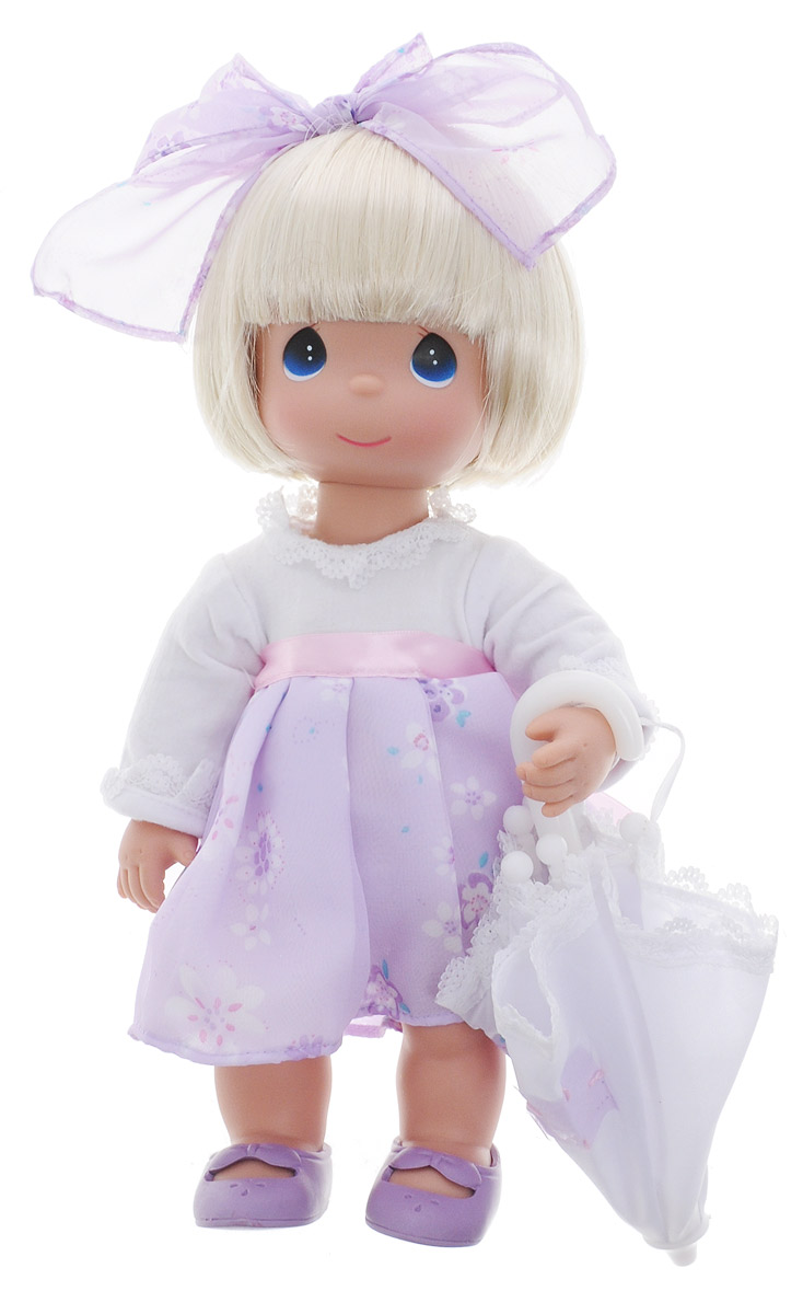 Precious Moments Кукла с зонтиком цвет волос светлый4783 Precious Moments Кукла с зонтиком цвет волос светлый4783Коллекция кукол Precious Moments ростом выше 30 см насчитывает на сегодняшний день более 600 видов. Куклы изготавливаются из качественного, безопасного материала и имеют пять базовых точек артикуляции. Каждый год в коллекцию добавляются все новые и новые модели. Каждая кукла имеет свой неповторимый образ и характер. Она может быть подарком на память о каком- либо событии в жизни. Куклы выполнены с любовью и нежностью, которую дарит нам известная волшебница - создатель кукол Линда Рик! Кукла с зонтиком Precious Moments станет лучшей игрушкой вашей дочурки! Куколка одета в очаровательное платье, на ножках - сиреневые ботиночки. В наборе с куклой имеется зонтик. Вся одежда куклы съемная. Кукла научит ребенка взаимодействовать с окружающими, а также поспособствует развитию воображения, логики и тактильного восприятия. Порадуйте свою принцессу таким великолепным подарком!