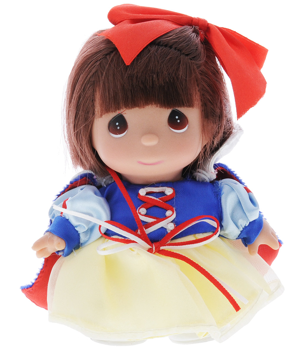 Precious Moments Мини-кукла Белоснежка5266 Precious Moments Мини-кукла Белоснежка5266Какие же милые эти куколки Precious Moments. Создатель этих очаровательных крошек настоящая волшебница - Линда Рик - оживила свои творения, каждая кукла обрела свой милый и неповторимый образ. Эти крошки могут сопровождать вас в чудесных странствиях и сделать каждый момент вашей жизни незабываемым! Мини-кукла Белоснежка одета в платье синего и желтого цветов. Поверх одета синяя накидка, которую можно снять. Волосы у куколки темные, украшены красным бантиком. У девочки большие карие глаза. Благодаря играм с куклой, ваша малышка сможет развить фантазию и любознательность, овладеть навыками общения и научиться ответственности. Порадуйте свою принцессу таким прекрасным подарком!