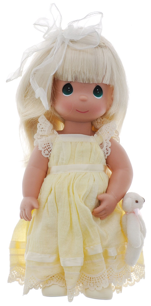 Precious Moments Кукла Люби меня цвет волос светлый4642 Precious Moments Кукла Люби меня цвет волос светлый4642Коллекция кукол Precious Moments ростом выше 30 см насчитывает на сегодняшний день более 600 видов. Куклы изготавливаются из качественного, безопасного материала и имеют пять базовых точек артикуляции. Каждый год в коллекцию добавляются все новые и новые модели. Каждая кукла имеет свой неповторимый образ и характер. Она может быть подарком на память о каком- либо событии в жизни. Куклы выполнены с любовью и нежностью, которую дарит нам известная волшебница - создатель кукол Линда Рик! Кукла Люби меня станет отличным подарком для любой девочки на день рождения или другой праздник. Кукла одета в длинное желтое платье, оформленное кружевами, на ногах - туфельки. Вашей дочурке непременно понравится расчесывать длинные белокурые волосы куклы, придумывая различные прически. К кукле прилагается мягкая игрушка в виде медвежонка. Одежда куклы съемная. Игры с куклой способствуют эмоциональному развитию ребенка, а также помогают формировать воображение и...