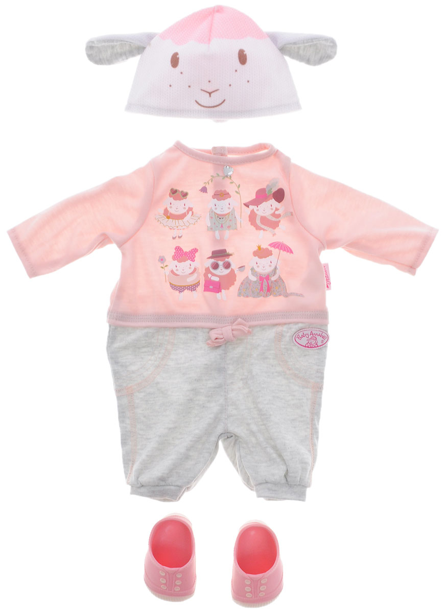 Baby Annabell Комплект прогулочной одежды для куклы794-623 Baby Annabell Комплект прогулочной одежды для куклы794-623Необычный и невероятно милый комплект прогулочной одежды Baby Annabell подходит ко всем куклам серии Baby Annabell высотой 46 см. В набор входят комбинезон, шапочка и ботиночки. Одежда выполнена из высококачественного текстиля, гипоаллергенного и полностью безопасного для здоровья ребенка. С таким набором одежды образ куклы можно менять хоть каждый день. Игра с куклой станет еще занимательней. Набор одежды станет отличным подарком, который обрадует любую девочку и сделает ее куклу самой красивой!