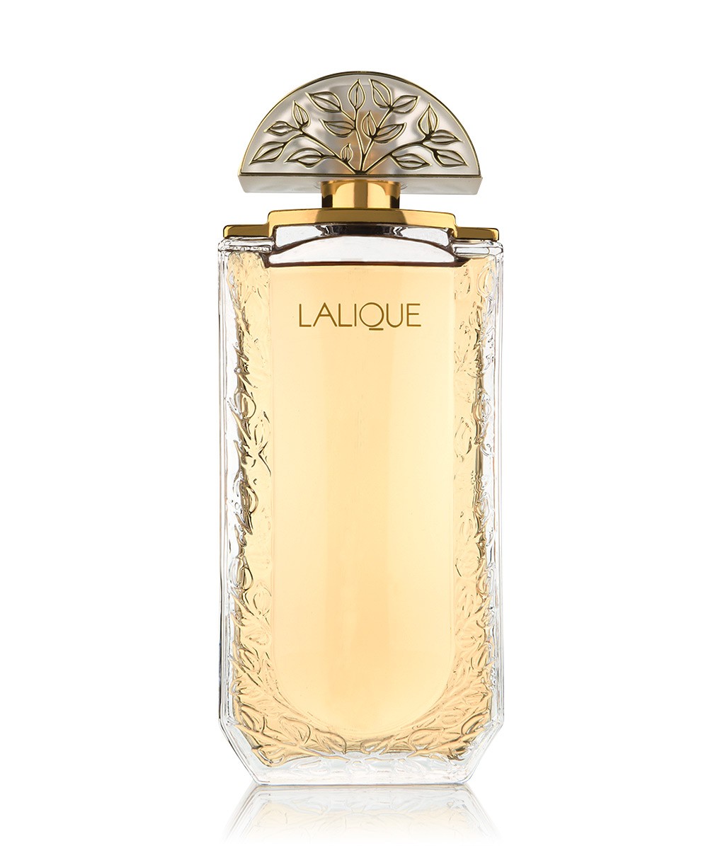 Lalique De Lalique Парфюмерная вода женская спрей 50 млLLQB12200 Lalique De Lalique Парфюмерная вода женская спрей 50 млLLQB12200Lalique Lalique. Выпущен в 1992 году. Над ним работала Sophia Grojsman. Относится к числу восточно-цветочных ароматов для женщин. Благородный, густой и гармоничный аромат красиво звучит и на юных девушках, и на зрелых женщинах. Легкий, сладкий, но не приторный парфюм подойдет для ежедневного использования. Хорош в прохладную погоду. Насыщенный и стойкий, с красивым шлейфом, сочетается с элегантной, подчеркивающей женственность одеждой.