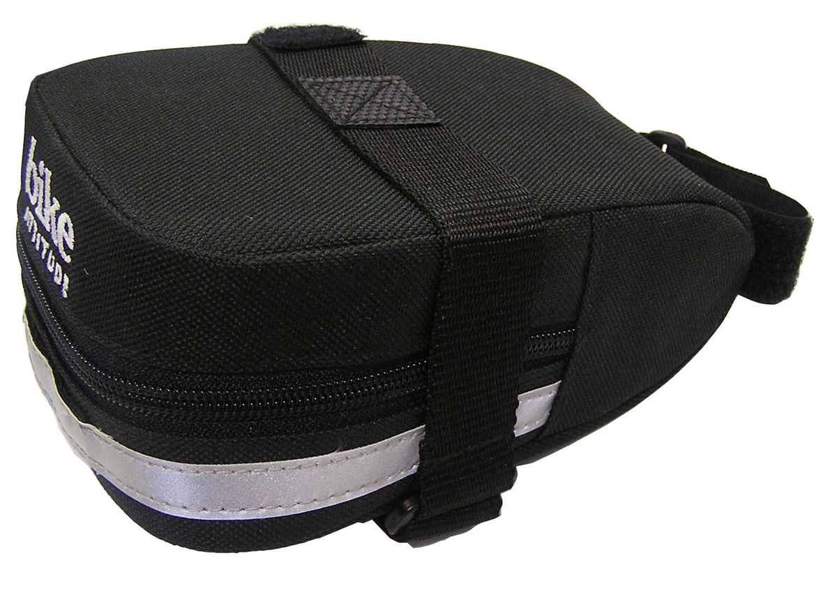 Подседельная сумка Bike Attitude SL3240DBGS-SL3240-BA01 Подседельная сумка Bike Attitude SL3240DBGS-SL3240-BA01Подседельная сумка для велосипеда Bike Attitude SL3240 изготовлена из высококачественного текстиля (полистер). Прорезиненная молния защиты от попадания влаги внутрь. Легкая и быстрая установка на подседельный штырь и рамки седла. Bike Attitude – тайваньский производитель велосипедных аксессуаров, огромный ассортимент велоаксессуаров и велозапчастей. Подседельная сумка Bike Attitude SL3240, цвет черный ОСОБЕННОСТИ: - Сумка изготовлена из полистера - Водонепроницаемая молния - Крепление на душки седла и подседельный штырь
