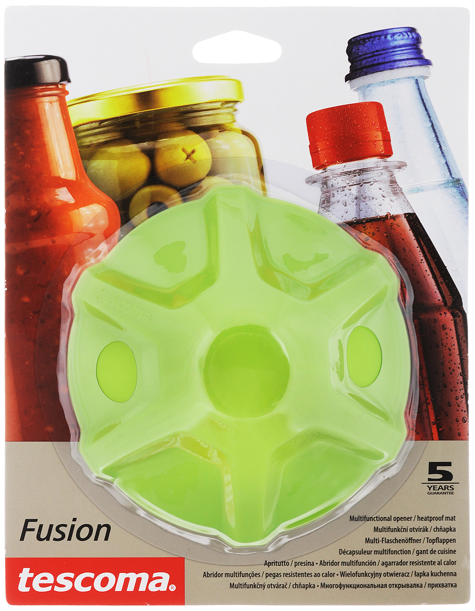 Прихватка-открывалка Tescoma Fusion, цвет: зеленый638498_зеленый Прихватка-открывалка Tescoma Fusion, цвет: зеленый638498_зеленыйМногофункциональная прихватка-открывалка Tescoma Fusion, выполненная из высококачественного силикона, подходит для открывания всех видов бутылок и сосудов с винтовыми крышками с диаметром до 10 см, от ПЭТ-бутылок до банок. Изделие отлично подходит в качестве термостойкой кухонной прихватки при манипуляции с горячими кастрюлями и сковородками. Можно мыть в посудомоечной машине. Диаметр: 13 см.