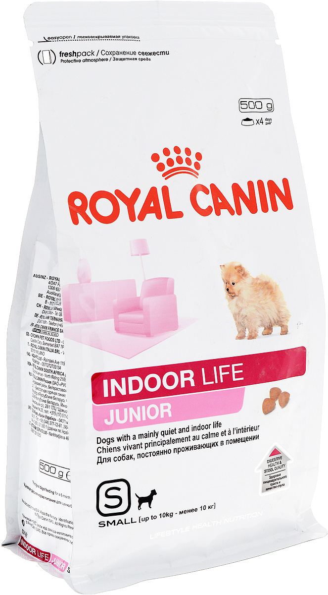 Корм сухой Royal Canin Indoor Life Junior, для щенков мелких пород, живущих в помещениях, 500 г57333 Корм сухой Royal Canin Indoor Life Junior, для щенков мелких пород, живущих в помещениях, 500 г57333Сухой корм Royal Canin Indoor Life Junior - полнорационный корм для щенков мелких пород в возрасте до 10 месяцев, живущих главным образом в помещении. Здоровое пищеварение. Нормальный стул. Indoor Life Junior поддерживает здоровье пищеварительной системы, уменьшает запах и объем фекалий благодаря высокоусвояемым белкам L.I.P., оптимальному содержанию клетчатки и качественным источникам углеводов. Естественная защита. Продукт поддерживает механизмы естественной защиты щенка благодаря эксклюзивному комплексу антиоксидантов и пребиотикам. Здоровье шерсти. Продукт содержит питательные вещества, поддерживающие здоровье кожи и шерсти. Обогащен жирными кислотами Омега 3 (EPA и DHA). Здоровье зубов. Продукт содержит хелаторы кальция, предотвращающие образование зубного камня и способствующие поддержанию гигиены полости рта. Состав: злаки, дегидратированные белки животного происхождения (птица), рис, животные жиры, изолят растительных...