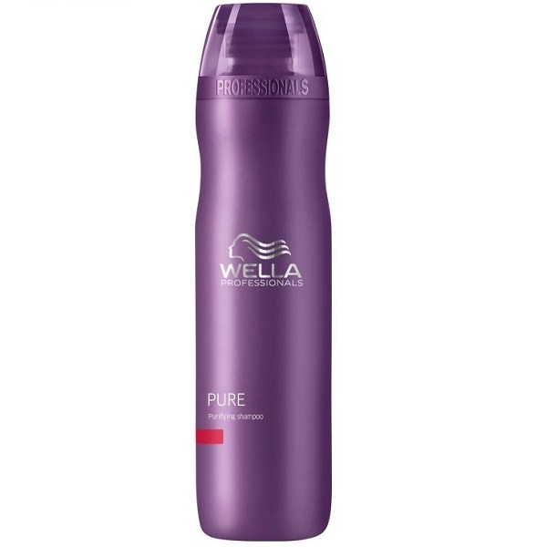 Wella Очищающий шампунь Balance PURE, 250 мл116118 Wella Очищающий шампунь Balance PURE, 250 мл116118Очищающий шампунь серии Wella Balance Line подходит для кожи головы, которая требует особого ухода. За счет особой формулы средство способно справиться с такой проблемой, как спутанность прядей, оно обладает прекрасным увлажняющим эффектом, разглаживает волосы, очищает их и защищает в течение долгого времени от загрязнения. Пряди в итоге хорошо расчесываются, становятся мягкими. Кроме того, при использовании данного шампуня волосы становятся очень послушными, потому процесс укладки окажется очень простым и приятным.