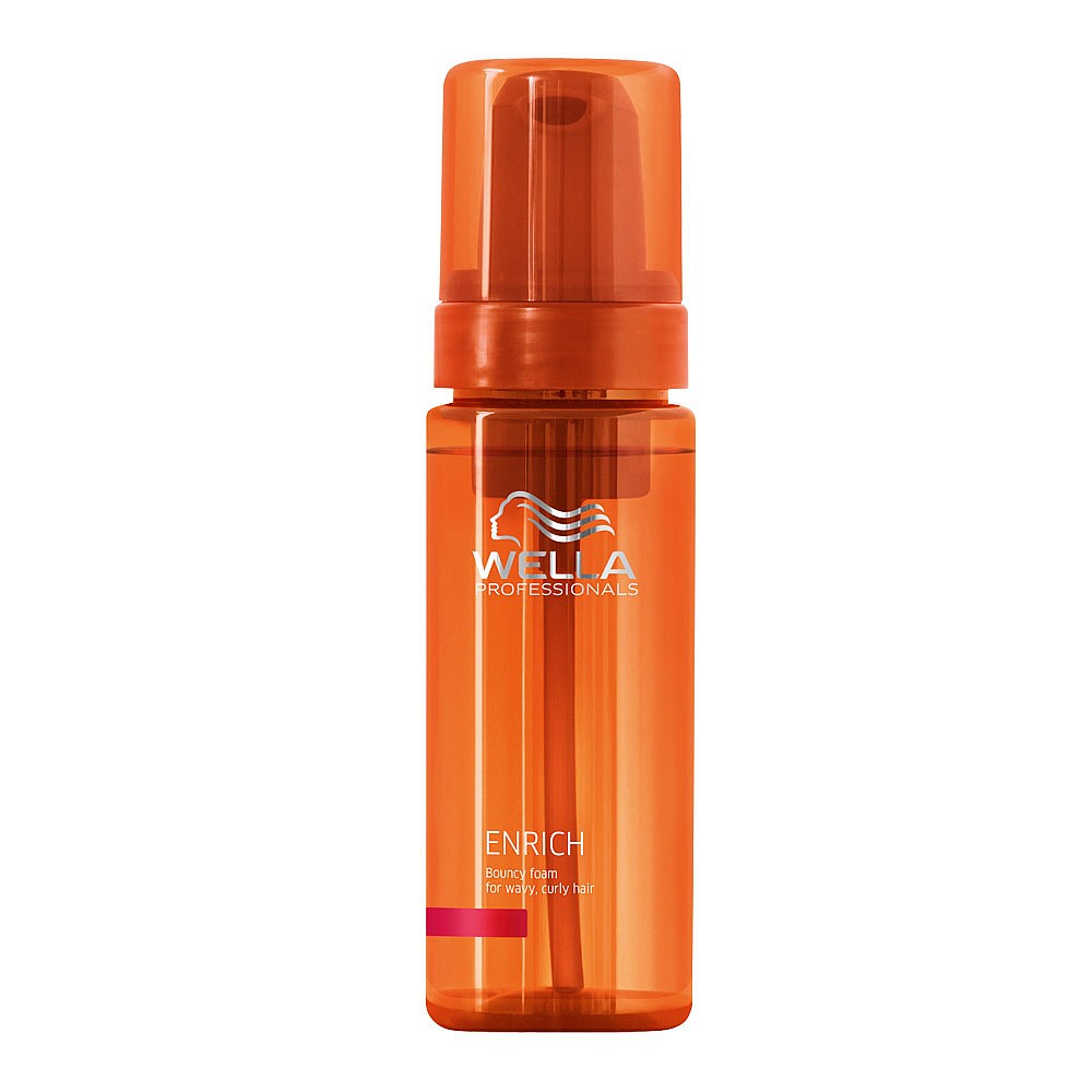 Wella Питательный мусс Enrich Line для вьющихся и завитых волос, 150 мл122089 Wella Питательный мусс Enrich Line для вьющихся и завитых волос, 150 мл122089Для вьющихся и завитых волос отлично подходит питательный мусс от Wella, он способен придать укладке естественный вид, а волосам в целом эластичность, блеск. Мусс устраняет эффект курчавости, при этом защищая ваши локоны от внешнего негативного воздействия. То благотворное влияние, которое средство оказывает на волосы, обеспечивается его эксклюзивной формулой и уникальным составом. Мусс Enrich Professionals от Wella улучшает расчесываемость и придает волосам упругость. В составе средства такие компоненты, как: экстракт шелка, витамин Е, глиоксиловая кислота, эксклюзивная салонная формула.