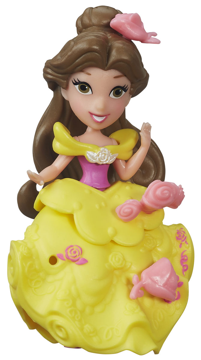 Disney Princess Мини-кукла Little Kingdom БелльB5321EU4_B5325 Disney Princess Мини-кукла Little Kingdom БелльB5321EU4_B5325Мини-кукла Disney Princess Белль изображает героиню мультфильма Красавица и чудовище в ее знаменитом бальном платье. Этот наряд прочно ассоциируется с принцессой, он просто волшебен и его сложно не запомнить. Пышное платье желтого цвета украшено множеством оборок и декоративных элементов. Хозяйка куклы сможет добавить к ним еще несколько - в комплект входят маленькие бутоны роз, которые можно прикреплять к платью мини-куклы. Для этого в наряде есть небольшие отверстия, в которые вставляются бутоны. Эти отверстия не бросаются в глаза, даже когда украшений нет, поэтому наличие бутонов на подоле будет зависеть только от настроения хозяйки. Мини-кукла Белль выглядит просто очаровательно. Она совсем небольшая по размеру, однако, тщательно проработана. Ее внешний вид полностью повторяет облик девушки в мультфильме, у куклы такое же милое лицо с большими глазами, такая же прическа, в которой пышные каштановые волосы локонами спадают ей на плечи. Кукла выполнена из прочного и...