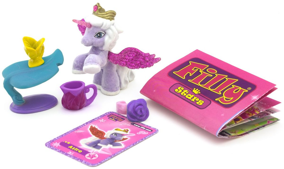 Filly Dracco Игровой набор Лошадка Astro Звезды 5 предметовAstro/astMO81020-3850 Filly Dracco Игровой набор Лошадка Astro Звезды 5 предметовAstro/astMO81020-3850В игровом наборе Filly Dracco Лошадка Astro.Звезды все лошадки из новой серии имеют обновленные крылья, отличные по форме и дизайну от своих предшественников. В этот набор вместе с лошадкой входит четыре игровых аксессуаров и карточка коллекционера. У лошадки красочные крылья, украшенные фамильным гербом их семьи. Также она имеет бархатное покрытие и доброжелательную мордочку. Все детали фигурки расписаны с любовью и реалистичностью. Такой игровой набор откроет простор для фантазии малышки и поможет осуществить задуманный сценарий.