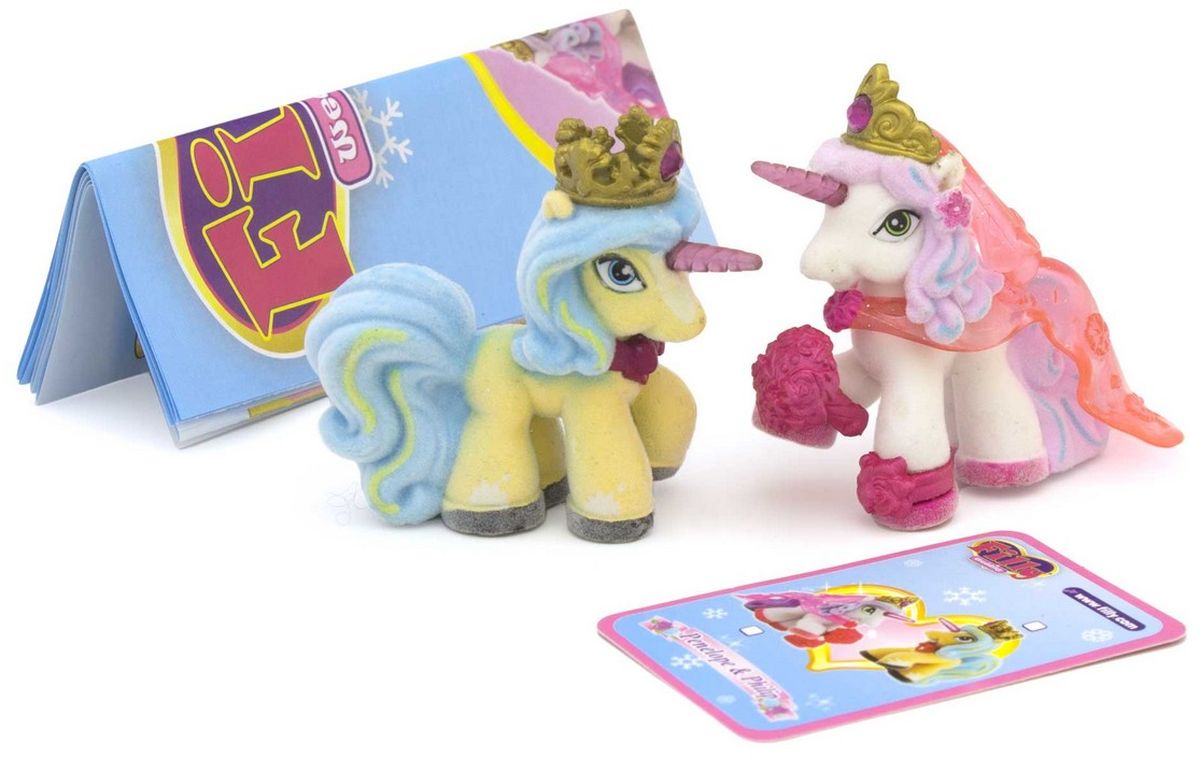 Filly Dracco Набор фигурок Пенелопа и ФилиппPenelope&Philip/astM760008-3850 Filly Dracco Набор фигурок Пенелопа и ФилиппPenelope&Philip/astM760008-3850Набор фигурок Filly Dracco Пенелопа и Филипп- это невероятный подарок, который понравится каждой девочке, любящей этих милых лошадок. Волшебные влюбленные лошадки решили навеки соединить свои сердца и сыграть свадьбу! У лошадки-невесты есть букет, роскошная диадема в волосах и блеск в глазах. Жениха украшает корона и ожерелье с камнем. Они невероятно яркие, стильные и одеты в праздничные наряды. Эти игрушки хочется разглядывать бесконечно: у каждой свои отличительные детали, приятная на ощупь поверхность и реалистичное дружелюбное личико. В комплекте с героями вы найдете персональные карточки, описывающие лошадок Filly, и брошюру с рассказом о других героях коллекции. Все детали, из которых сделаны фигурки, прочны и безопасны, а их высокое качество прошло строгий контроль. Приглашайте гостей и устраивайте праздничное веселье вместе с фигурками Filly Dracco Пенелопа и Филипп!