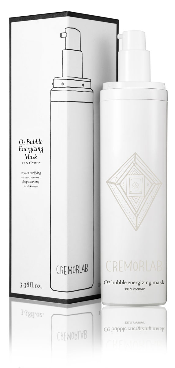 Cremorlab T.E.N. Cremor Средство для снятия макияжа, глубокого очищения, обогащенное кислородом и минералами O2 Bubble Energizing Mask, 100 мл61478 Cremorlab T.E.N. Cremor Средство для снятия макияжа, глубокого очищения, обогащенное кислородом и минералами O2 Bubble Energizing Mask, 100 мл61478Средство для снятия макияжа обогащенное кислородом и минералами, – уникальная очищающая маска, которая действует, образуя пену из обогащенной кислородом воды и создавая защитную кислородную пленку на все лицо. Мельчайшие частицы кислорода насыщают кожу жизненной энергией, нормализуют микроциркуляцию, одновременно пузырьки пены образованные средством эффективно очищают поры и убирают остатки макияжа, естественным путем нормализуя процесс обновления клеток кожи. Экстракт ягод Асаи, яблока, зеленого чая и других растений обеспечивают антиоксидантное действие и способствуют выравниванию тона кожи. Обеспечивает 24 часовое пролонгированное увлажнение. Подходит для всех типов и состояний кожи.