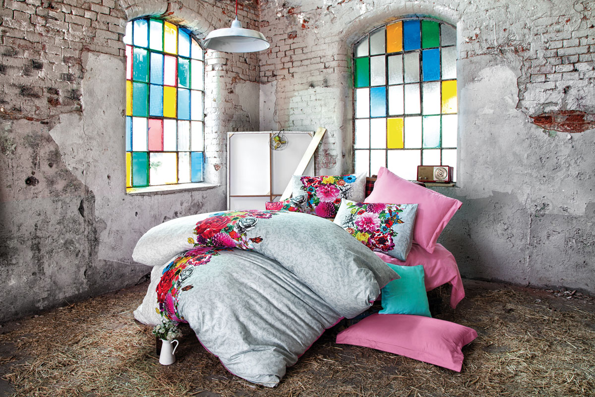 Комплект белья Issimo Home Destiny, евро, наволочки 50x70. 46234623 Комплект белья Issimo Home Destiny, евро, наволочки 50x70. 46234623Все белье Issimo – это образец качества. Ровные швы, качественный хлопок, четкие рисунки на тканях, которые не полиняют и не потеряют яркости долгое время – все это говорит о строгом отношении производителя к своей продукции.