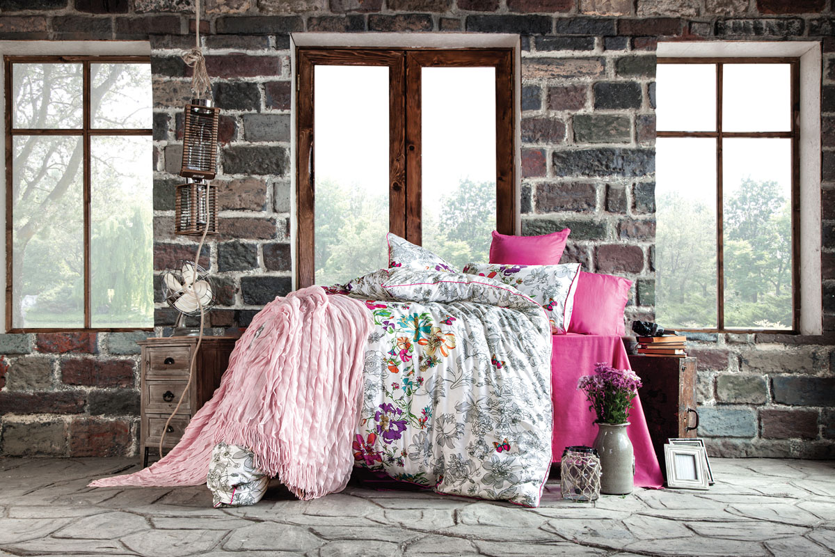 Комплект белья Issimo Home Limma, евро, наволочки 50x70. 46274627 Комплект белья Issimo Home Limma, евро, наволочки 50x70. 46274627Все белье Issimo – это образец качества. Ровные швы, качественный хлопок, четкие рисунки на тканях, которые не полиняют и не потеряют яркости долгое время – все это говорит о строгом отношении производителя к своей продукции.