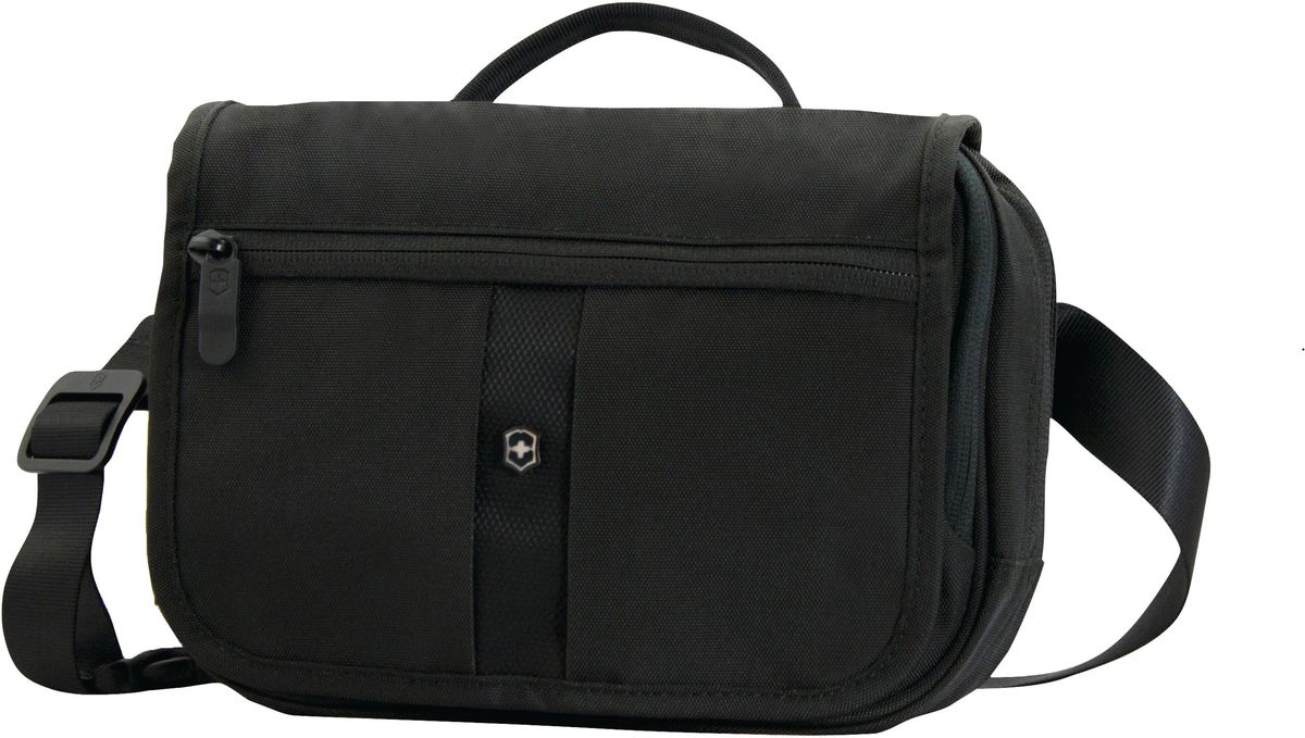 Сумка наплечная Victorinox Commuter Pack, цвет: черный. 3117450131174501 Сумка наплечная Victorinox Commuter Pack, цвет: черный. 3117450131174501Оригинальный швейцарский армейский нож «Swiss Army» был создан в 1897 году в небольшой деревушке Ибах в Швейцарии.С тех пор продукция,выпускаемая под маркой «Victorinox» с ее узнаваемым логотипом в виде креста на щите,по праву считается эталоном отличного качества,высокой функциональности,инновационных технологий и культового дизайна.Наша преданность принципам в течение последних 130 лет позволила нам создавать продукты,которые являются выдающимися не только по дизайну и качеству,но которые также являются надежными спутниками в больших и маленьких жизненных приключениях. Сегодня мы с гордостью представляем линейку сумок,чемоданов и дорожных аксессуаров,которые наилучшим образом воплощают в себе данные принципы,а также сочетают в себе черты нашего лучшего классического стиля. Коллекция Lifestyle Accessories 4.0 включает в себя широкий ассортимент решений для путешествий и повседневной жизни.Независимо от пункта назначения данные высоко-практичные аксессуары станут...