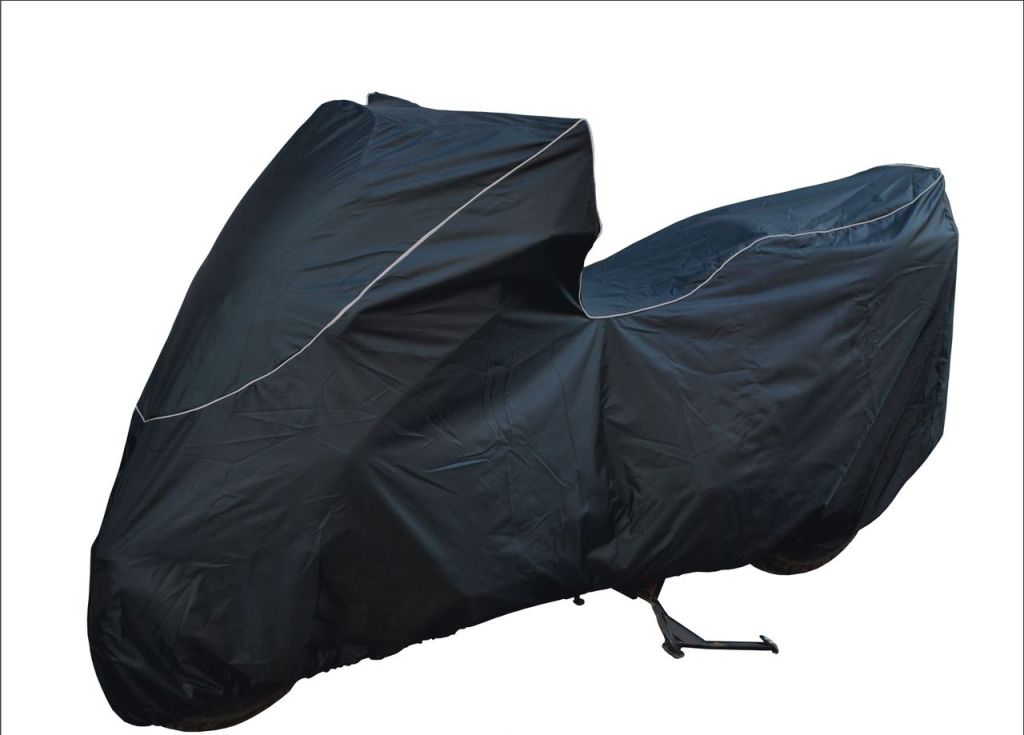 Чехол AG-brand для максискутера Suzuki Skywave 400 type s, цвет: черныйAG-SUZ-MC-SWTS-SC Чехол AG-brand для максискутера Suzuki Skywave 400 type s, цвет: черныйAG-SUZ-MC-SWTS-SCПодходит для Suzuki Skywave 400 type s с низким ветровым стеклом. Резинка у переднего и заднего колес в совокупности с застежкой снизу мотоцикла не позволит самым сильным порывам ветра сорвать чехол.