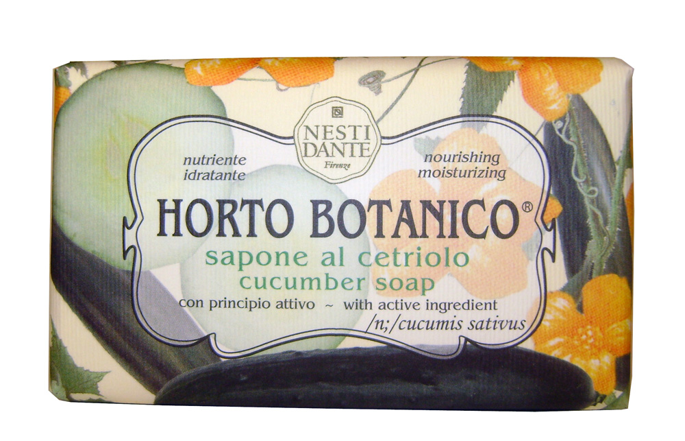 Nesti Dante Мыло Horto Botanico. Огурец, 250 г1733206 Nesti Dante Мыло Horto Botanico. Огурец, 250 г1733206Великолепное растительное мыло премиум-класса Nesti Dante Horto Botanico. Огурец изготовлено по старинным рецептам и по традиционной котловой технологии, в составе мыла только натуральные оливковое и пальмовое масло высочайшего качества, для ароматизации использованы органические эфирные масла. Экстракт огурца питает и увлажняет, мыло прекрасно заботится о коже, хорошо мылится и очищает загрязнения. Благодаря содержанию натуральных компонентов, кожа становится нежной, увлажненной и упругой. Изысканная флорентийская бумага, в которую завернуто мыло, расписана акварелью, на каждом кусочке мыла выгравирована надпись With Love And Care (С любовью и заботой). Товар сертифицирован.