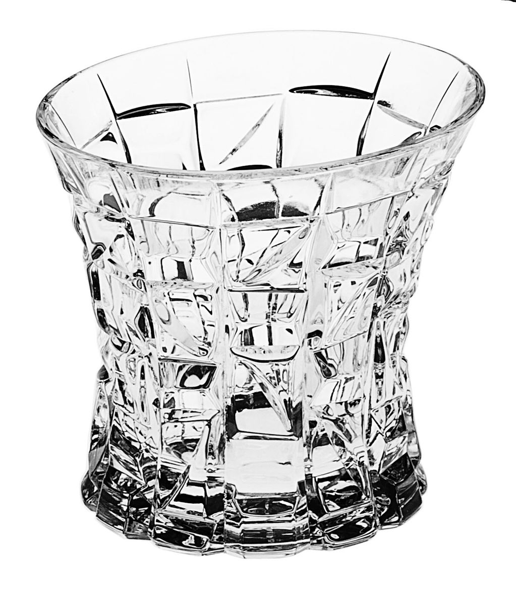 Стакан Crystal Bohemia, 200 мл, 6 шт990/23203/0/47610/200-609 Стакан Crystal Bohemia, 200 мл, 6 шт990/23203/0/47610/200-609Настоящий чешский хрусталь с содержанием оксида свинца 24%, что придает изделиям поразительную прозрачность и чистоту, невероятный блеск, присущий только ювелирным изделиям , особое, ни с чем не сравнимое светопреломление и игру всеми красками спектра как при естественном, так и при искуственном освещении. Продукция из Хрусталя соответствуют всем европейским и российским стандартам качества и безопасности. Традиции чешских мастеров передаются из поколения в поколение. А высокая художаственная ценность иделий признана искушенными ценителями во всем мире. Продукция из Хрусталя соответствуют всем европейским и российским стандартам качества и безопасности.