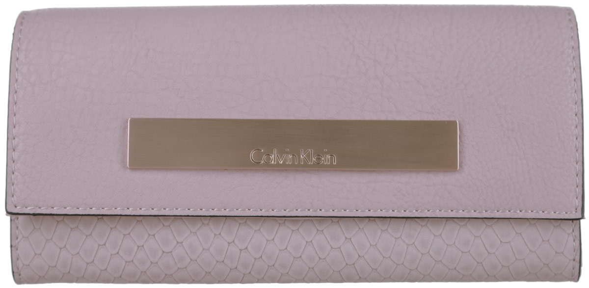 Кошелек женский Calvin Klein, цвет: бежевый. K60K601553_9050K60K601553_9050 Кошелек женский Calvin Klein, цвет: бежевый. K60K601553_9050K60K601553_9050Элегантный кошелек Calvin Klein выполнен из искусственной кожи(полиуретана) с декоративным фактурным тиснением под кожу рептилии и оформлен металлической пластиной с гравировкой в названия бренда. Изделие закрывается клапаном на кнопку. Внутри кошелька расположены два отделения для купюр, отделение для монет на молнии, потайной кармашек и двенадцать карманов для пластиковых карт. Изделие поставляется фирменной упаковке. Практичный аксессуар прекрасно дополнит ваш образ.