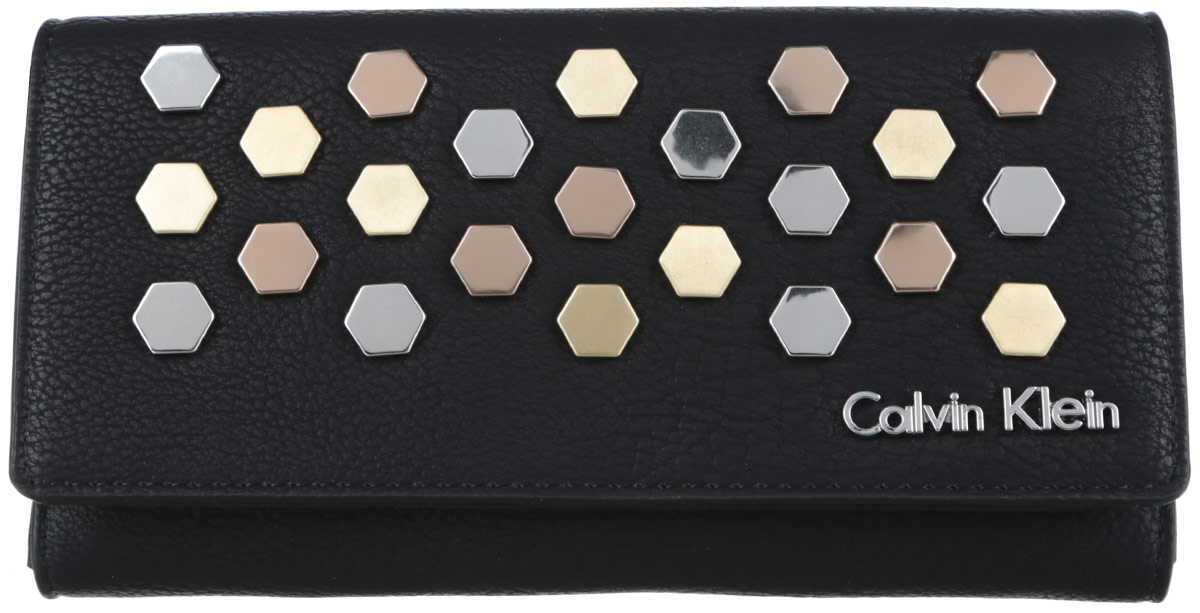 Кошелек женский Calvin Klein, цвет: черный. K60K601104_0010K60K601104_0010 Кошелек женский Calvin Klein, цвет: черный. K60K601104_0010K60K601104_0010Элегантный кошелек Calvin Klein выполнен из искусственной кожи (полиуретана) с зернистой фактурой. Клапан кошелька оформлен клепками в виде шестигранников, а также символикой бренда. Изделие закрывается клапаном на кнопку. Внутри кошелька расположены два отделения для купюр, отделение для монет на молнии, потайной кармашек и двенадцать карманов для пластиковых карт. Изделие поставляется фирменной упаковке. Практичный аксессуар прекрасно дополнит ваш образ.