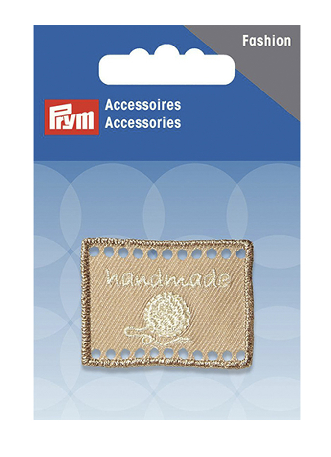 Эмблема Prym Handmade, цвет: бежевый, 4 х 3 см7710983 Эмблема Prym Handmade, цвет: бежевый, 4 х 3 см7710983Эмблемы предназначены для пришивания, а также использования в качестве дизайнерских ярлычков на одежде, сумках, рюкзаках, шапках и так далее.