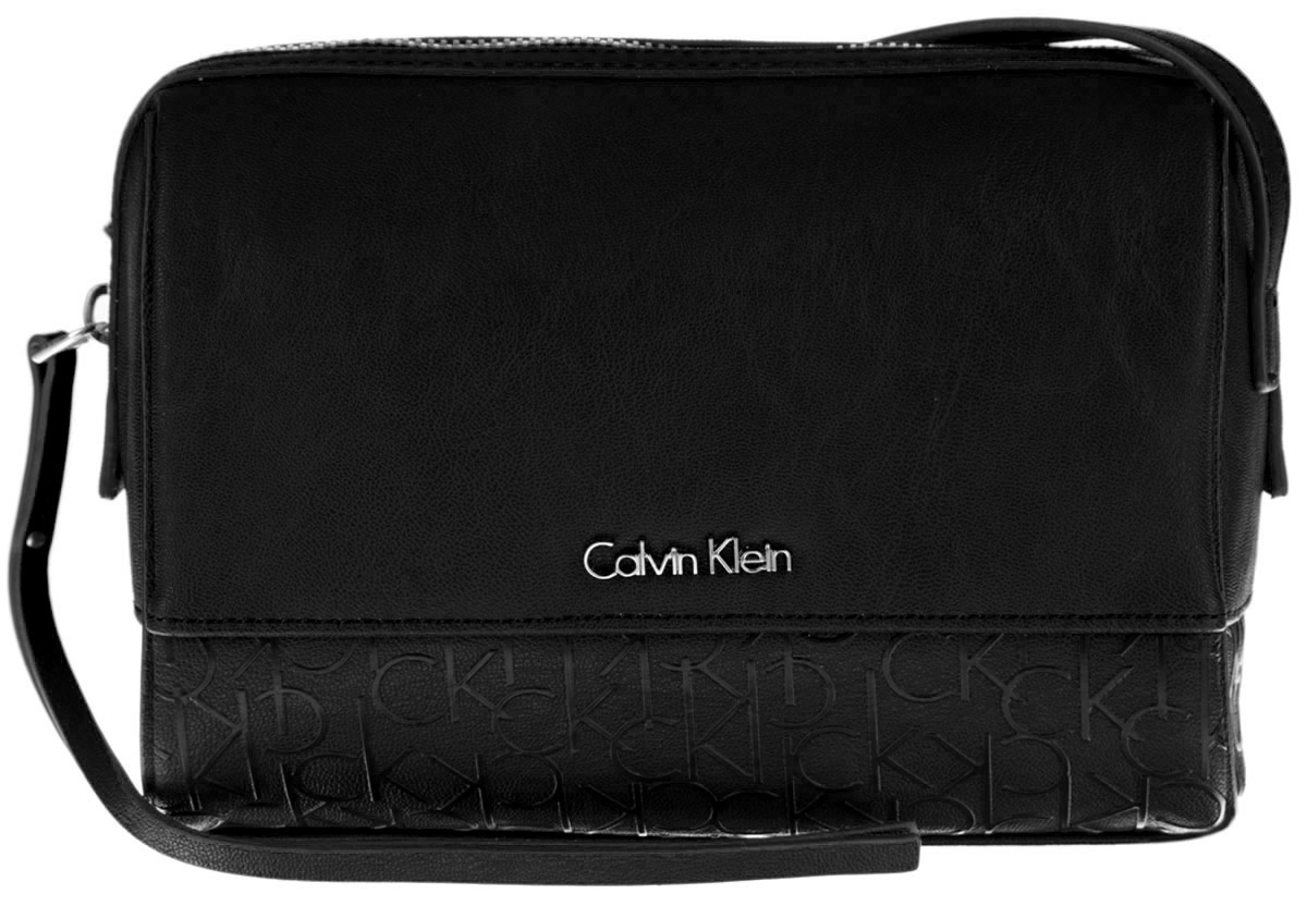 Сумка женская Calvin Klein Jeans, цвет: черный. K60K601121_0010K60K601121_0010 Сумка женская Calvin Klein Jeans, цвет: черный. K60K601121_0010K60K601121_0010Стильная женская сумка Calvin Klein Jeans выполнена из полиуретана. Изделие имеет одно основное отделение, которое закрывается на застежку-молнию. Внутри находятся два накладных открытых кармана. Модель оснащена плечевым ремнем, регулируемой длины. Роскошная сумка внесет элегантные нотки в ваш образ и подчеркнет ваше отменное чувство стиля.