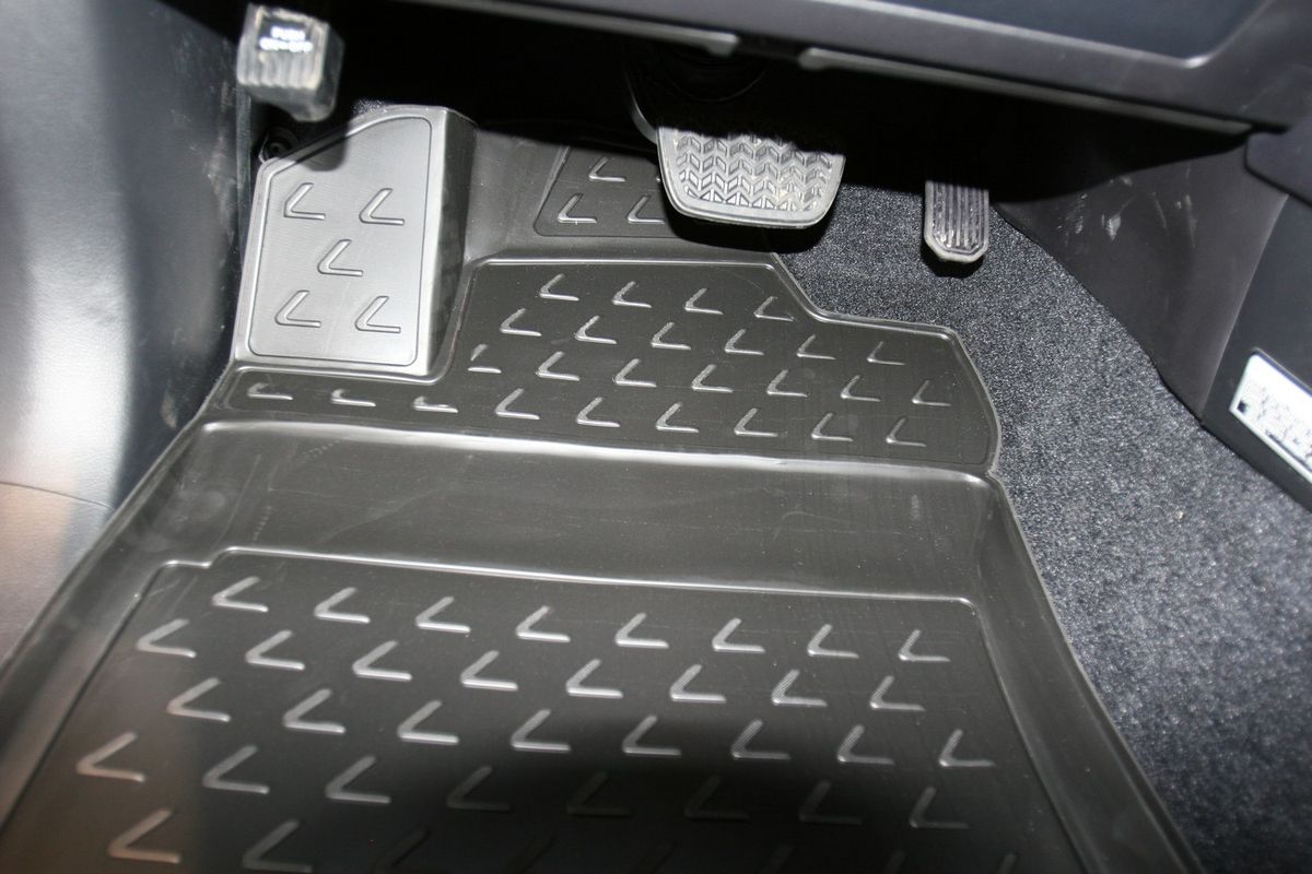 Коврики 3D в салон LEXUS GX460 02/2010->, 5 шт. (полиуретан)NLC.3D.29.12.210k Коврики 3D в салон LEXUS GX460 02/2010->, 5 шт. (полиуретан)NLC.3D.29.12.210kКоврики в салон не только улучшат внешний вид салона вашего автомобиля, но и надежно уберегут его от пыли, грязи и сырости, а значит, защитят кузов от коррозии. Полиуретановые коврики для автомобиля гладкие, приятные и не пропускают влагу. Автомобильные коврики в салон учитывают все особенности каждой модели и полностью повторяют контуры пола. Благодаря этому их не нужно будет подгибать или обрезать. И самое главное — они не будут мешать педалям. Полиуретановые автомобильные коврики для салона произведены из высококачественного материала, который держит форму и не пачкает обувь. К тому же, этот материал очень прочный (его, к примеру, не получится проткнуть каблуком). Некоторые автоковрики становятся источником неприятного запаха в автомобиле. С полиуретановыми ковриками Novline вы можете этого не бояться. Ковры для автомобилей надежно крепятся на полу и не скользят, что очень важно во время движения, особенно для водителя. Автоковры из полиуретана надежно удерживают грязь и влагу, при...