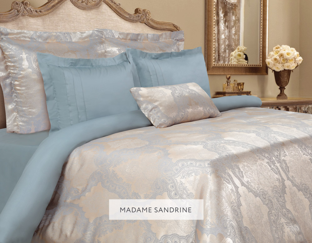 Комплект белья Mona Liza Madam Sandrine, 2-спальное, наволочки 50х70 и 70x705538/14 Комплект белья Mona Liza Madam Sandrine, 2-спальное, наволочки 50х70 и 70x705538/14Комплект постельного белья Mona Liza Madam Sandrine выполнен из комбинации сатина и натуральной вискозы. Данный состав придает ткани шелковистость, прочность и гидроскопичность, по своим качествам, в том числе визуальным, не уступает шелку. Комплект состоит из пододеяльника, простыни и четырех наволочек. Изделия оформлены благородным орнаментом. Пододеяльник на пуговицах. Элегантный стиль, несравненное качество, изысканный рельефный рисунок и приятные оттенки придают постельному белью богатый и утонченный вид.
