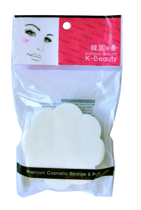 K-Beauty Спонж косметический Цветок, 8 шт300010 K-Beauty Спонж косметический Цветок, 8 шт300010Косметический спонж предназначен для нанесения тональных средств (корректора, тонального крема, румян, пудры и т.д.), а также коррекции макияжа. Спонж позволяет равномерно распределить не только сухие, но и кремовые текстуры, а его удобная треугольная форма подходит для обработки таких труднодоступных зон, как область вокруг глаз и носогубные складки. Упаковка состоит из 8 отрывных сегментов. Мягкий и нежный спонж не травмирует, подходит даже для чувствительной кожи.
