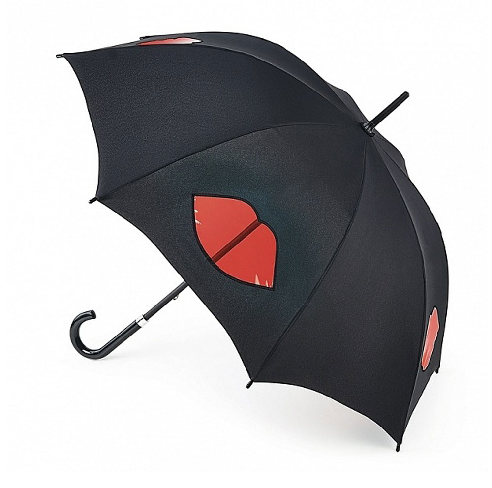 Зонт-трость женский Lulu Guinness Kensington, механический, цвет: черный, темно-красный. L777-2877L777-2877 CutOutLipsBlack Зонт-трость женский Lulu Guinness Kensington, механический, цвет: черный, темно-красный. L777-2877L777-2877 CutOutLipsBlackМодный механический зонт-трость Fulton Lulu Guinness даже в ненастную погоду позволит вам оставаться стильной и элегантной. Каркас зонта состоит из 8 спиц и стержня из фибергласса. Купол зонта выполнен из прочного полиэстера и оформлен вставками в виде губ, которые выполнены из полупрозрачного материала. Изделие оснащено удобной рукояткой из дерева. Зонт механического сложения: купол открывается и закрывается вручную до характерного щелчка. Модель закрывается при помощи хлястика на кнопке. Такой зонт не только надежно защитит вас от дождя, но и станет стильным аксессуаром, который идеально подчеркнет ваш неповторимый образ.