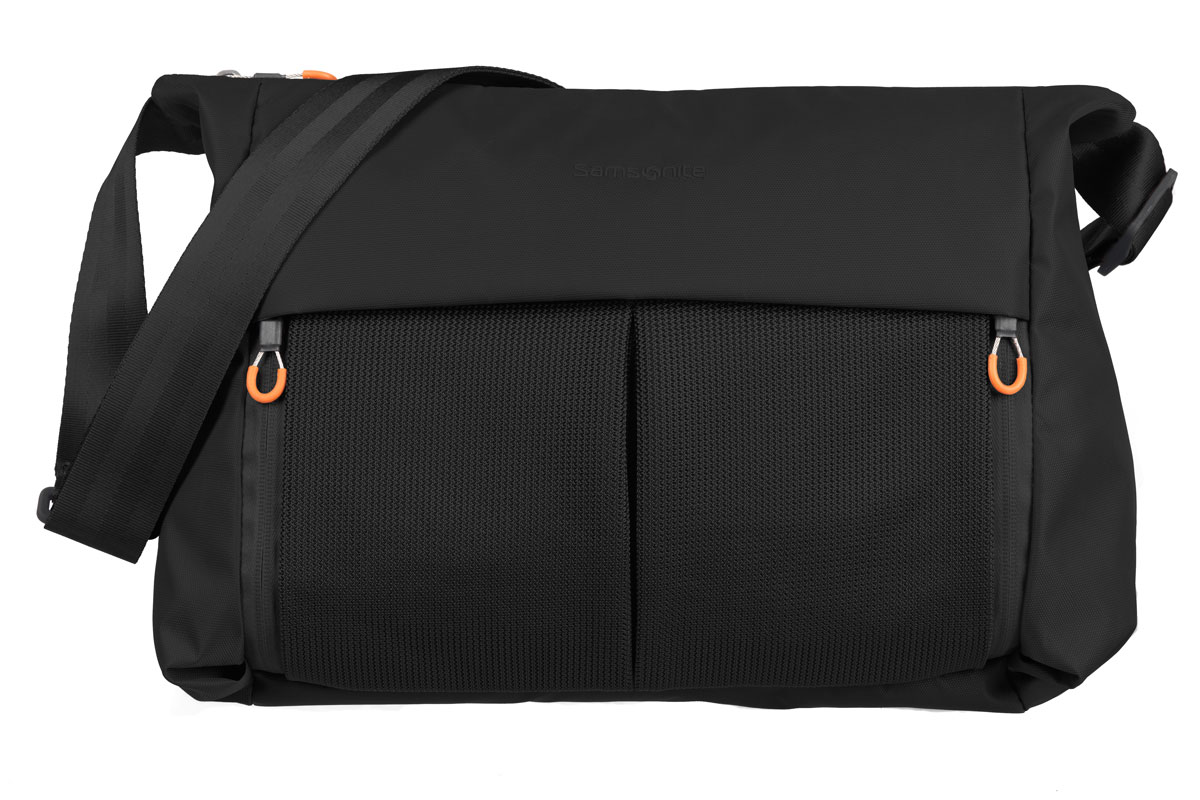 Сумка Samsonite, цвет: черный. 50V-0901150V-09011 Сумка Samsonite, цвет: черный. 50V-0901150V-09011Сумка Samsonite изготовлена из полиамида с добавлением полиэстера. Изделие содержит одно основное отделение, закрывающееся на застежку- молнию. Внутри отделения расположены один накладной карман для мелочей и врезной карман на молнии. Лицевая сторона сумки дополнена вместительным карманом на липучке и двумя кармашками, каждый из которых закрывается на молнию. На задней стороне изделия расположен карман на застежке-липучке. Сумка оснащена наплечным ремнем регулируемой длины.