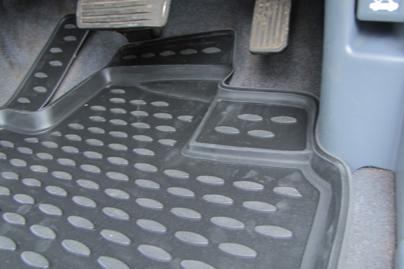 Коврики в салон HONDA Odyssey RA6 JDM 12/1999-09/2003, П.Р., 3 ряда, 5 шт. (полиуретан)NLC.18.20.210k Коврики в салон HONDA Odyssey RA6 JDM 12/1999-09/2003, П.Р., 3 ряда, 5 шт. (полиуретан)NLC.18.20.210kКоврики в салон не только улучшат внешний вид салона вашего автомобиля, но и надежно уберегут его от пыли, грязи и сырости, а значит, защитят кузов от коррозии. Полиуретановые коврики для автомобиля гладкие, приятные и не пропускают влагу. Автомобильные коврики в салон учитывают все особенности каждой модели и полностью повторяют контуры пола. Благодаря этому их не нужно будет подгибать или обрезать. И самое главное — они не будут мешать педалям. Полиуретановые автомобильные коврики для салона произведены из высококачественного материала, который держит форму и не пачкает обувь. К тому же, этот материал очень прочный (его, к примеру, не получится проткнуть каблуком). Некоторые автоковрики становятся источником неприятного запаха в автомобиле. С полиуретановыми ковриками Novline вы можете этого не бояться. Ковры для автомобилей надежно крепятся на полу и не скользят, что очень важно во время движения, особенно для водителя. Автоковры из полиуретана надежно удерживают грязь и влагу, при...