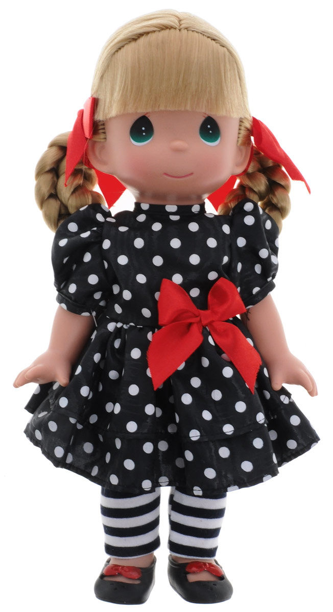 Precious Moments Кукла Мода навсегда4665 Precious Moments Кукла Мода навсегда4665Коллекция кукол Precious Moments ростом выше 30 см насчитывает на сегодняшний день более 600 видов. Куклы изготавливаются из качественного, безопасного материала и имеют пять базовых точек артикуляции. Каждый год в коллекцию добавляются все новые и новые модели. Каждая кукла имеет свой неповторимый образ и характер. Она может быть подарком на память о каком-либо событии в жизни. Куклы выполнены с любовью и нежностью, которую дарит нам известная волшебница - создатель кукол Линда Рик! Кукла Мода навсегда одета в черное платье в горошек, полосатые лосины и черные туфельки. У куклы светлые волосы, заплетенные в две косички с красными атласными бантиками. У девочки большие зеленые глаза. Игра с куклой разовьет в вашей малышке чувство ответственности и заботы. Порадуйте свою принцессу таким великолепным подарком!