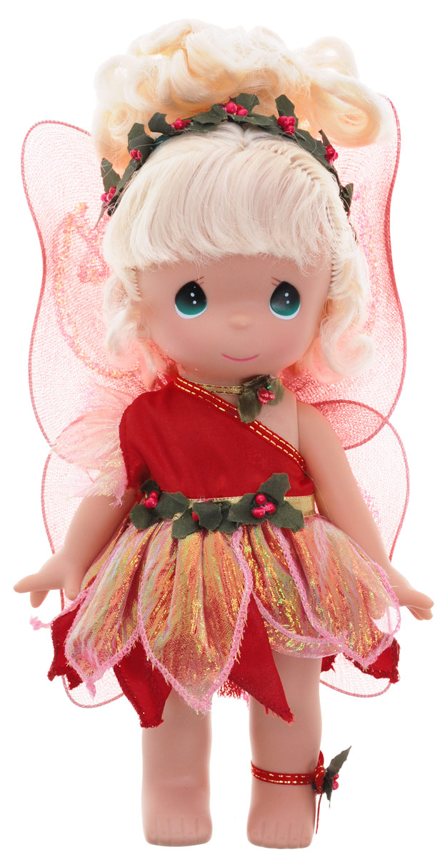 Precious Moments Кукла Рождественские колокольчики3517 Precious Moments Кукла Рождественские колокольчики3517Коллекция кукол Precious Moments насчитывает на сегодняшний день более 600 видов. Куклы изготавливаются из качественного и безопасного материала. Каждый год в коллекцию добавляются все новые и новые модели. Каждая кукла имеет свой неповторимый образ и характер. Она может быть подарком на память о каком-либо событии в жизни. Куклы выполнены с любовью и нежностью, которую дарит нам известная волшебница - создатель кукол Линда Рик! Кукла Рождественские колокольчики одета в очаровательное блестящее платье красного цвета. За спиной куклы - полупрозрачные крылышки, украшенные блестками. Светлые волосы куклы собраны в милую прическу. У девочки большие зеленые глаза. Вся одежда съемная. Кукла научит ребенка взаимодействовать с окружающими, а также поспособствует развитию воображения, логики и тактильного восприятия. Кукла станет отличным подарком для девочки, а также ценным экспонатом любой коллекции кукол.