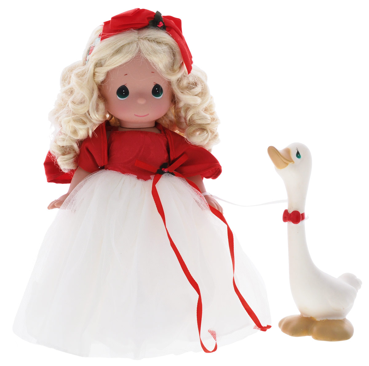 Precious Moments Кукла Сезон радости блондинка4694 Precious Moments Кукла Сезон радости блондинка4694Коллекция кукол Precious Moments ростом выше 30 см насчитывает на сегодняшний день более 600 видов. Куклы изготавливаются из качественного, безопасного материала и имеют пять базовых точек артикуляции. Каждый год в коллекцию добавляются все новые и новые модели. Каждая кукла имеет свой неповторимый образ и характер. Она может быть подарком на память о каком- либо событии в жизни. Куклы выполнены с любовью и нежностью, которую дарит нам известная волшебница - создатель кукол Линда Рик! Кукла Сезон радости очарует вас и вашу дочурку с первого взгляда! Кукла одета в пышное платье с белым подолом. На ногах у куклы золотистые туфли. У девочки светлые вьющиеся волосы и большие глаза изумрудного цвета. Одежда у куклы съемная. В комплект с куклой входит гусь с красным бантиком на шее. Игра с куклой разовьет в вашей малышке чувство ответственности и заботы. Порадуйте свою принцессу таким великолепным подарком!