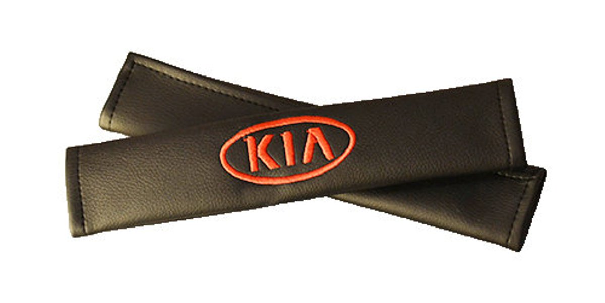 Накладки на ремень безопасности Auto Premium KIA, 2 шт67015 Накладки на ремень безопасности Auto Premium KIA, 2 шт67015Накладка на ремень безопасности легко закрепляется на ремне и решает ряд назойливых проблем: Ремень больше не натрет плечо, благодаря тому,что накладка сделана из мягкой экокожи и не мешает движению ремня. Накладка на ремень позволит защитить Вашу одежду от следов ремня безопасности. В жаркую погоду в местах соприкосновения с ремнем кожа не будет потеть, так как накладка выполнена из дышащего материала.